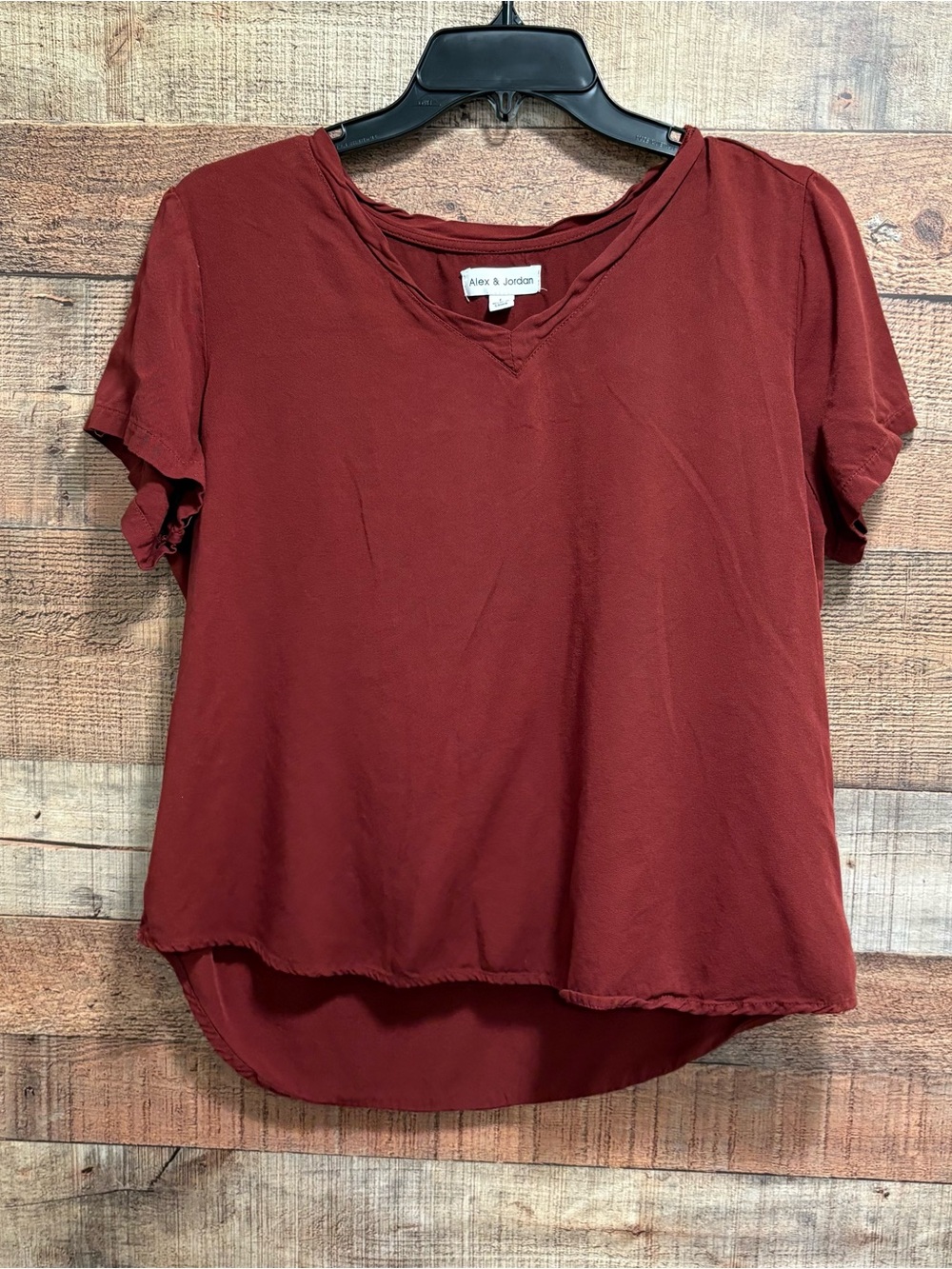 Alex & Jordan Women’s Burgundy V-Neck Relaxed Fit Top Size Large W032